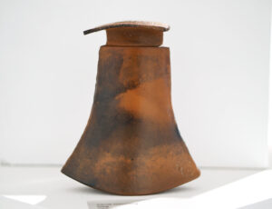 Paula Downing 'Dag', ceramic, 16 x 14 x 6cm, £400