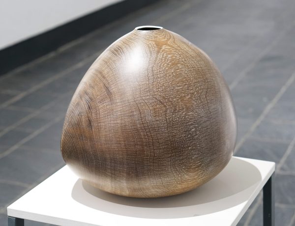 Graham Davey ‘Bojewyan I’, Ammonia fumed oak vessel, 31 x 37 x 32cm, £1,250 Graham Davey ‘Bojewyan I’, Ammonia fumed oak vessel, 31 x 37 x 32cm, £1,250